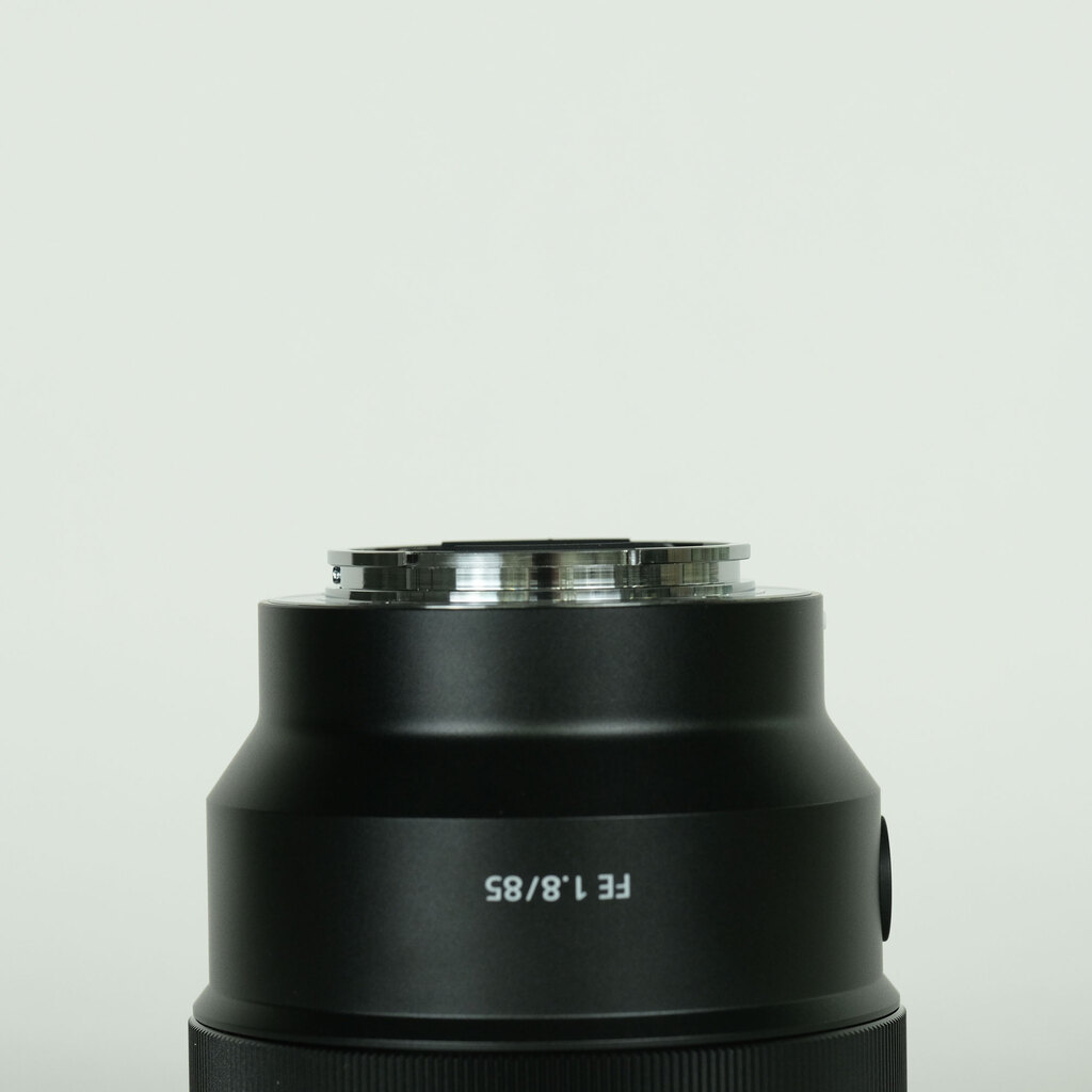 SONY FE 85mm F1.8 SEL85F18の出品 | ONE SCENE（ワンシーン）