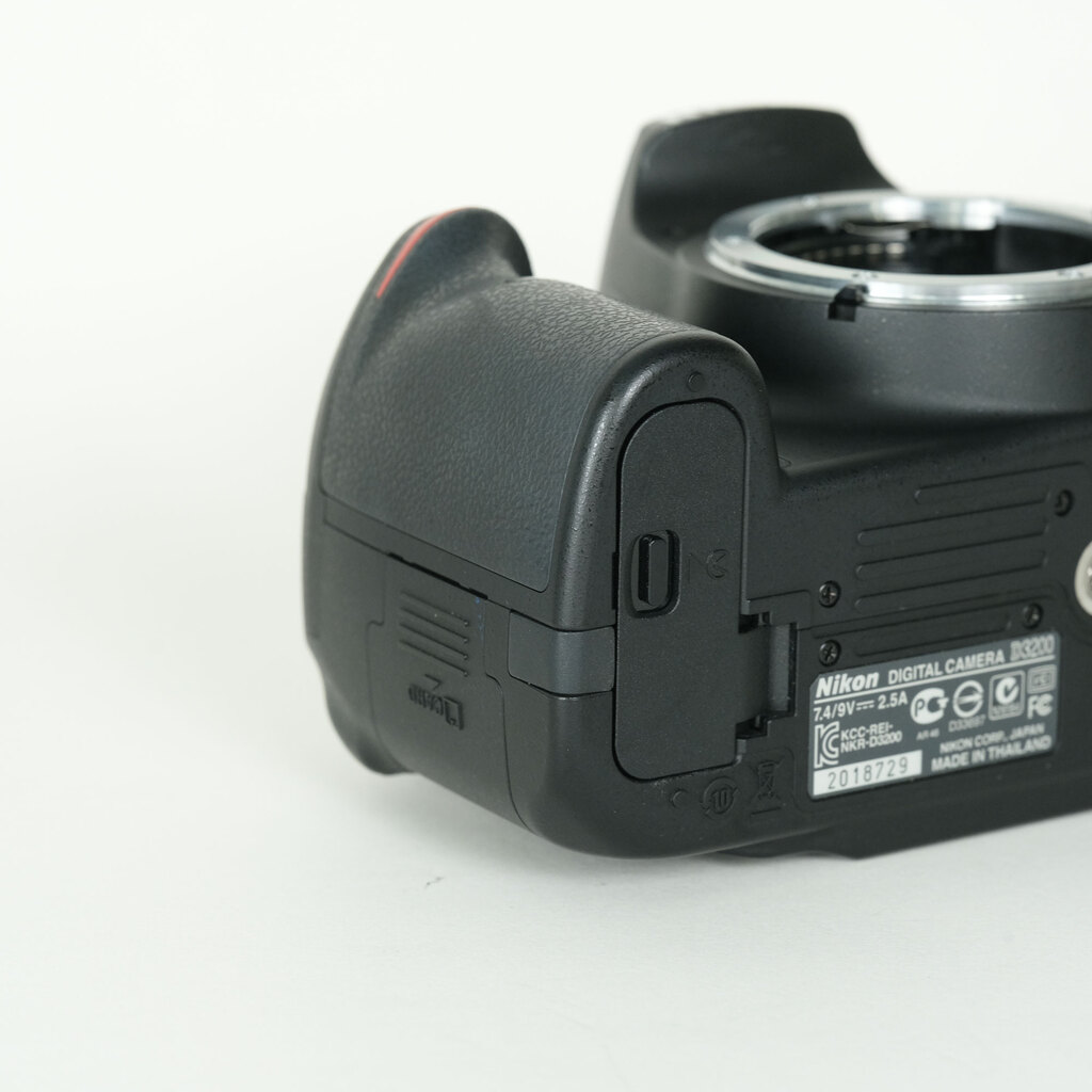 ニコン　D3200 ボディのみ 1個 Nikon D3200ボディ ブラックの出品 | ONE SCENE（ワンシーン）