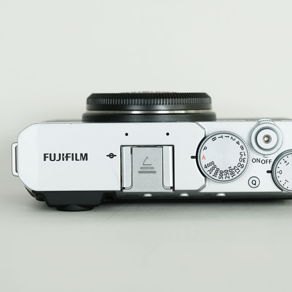 FUJIFILM X-E4