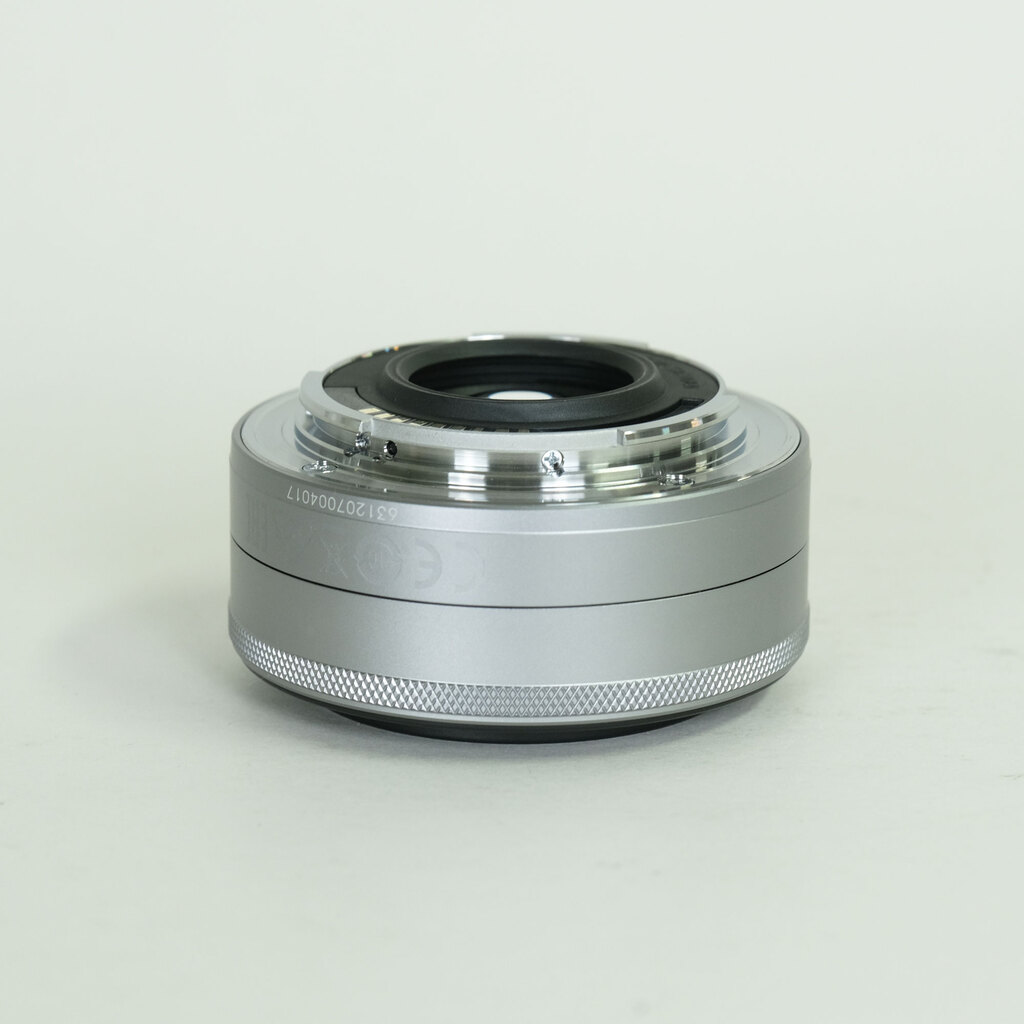 Canon EF-M22mm F2 STM Canon EF-M22mm F2 STM