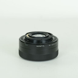 Panasonic LUMIX G VARIO 12-32mm / F3.5-5.6 ASPH. / MEGA O.I.S. Panasonic LUMIX G VARIO 12-32mm / F3.5-5.6 ASPH. / MEGA O.I.S.