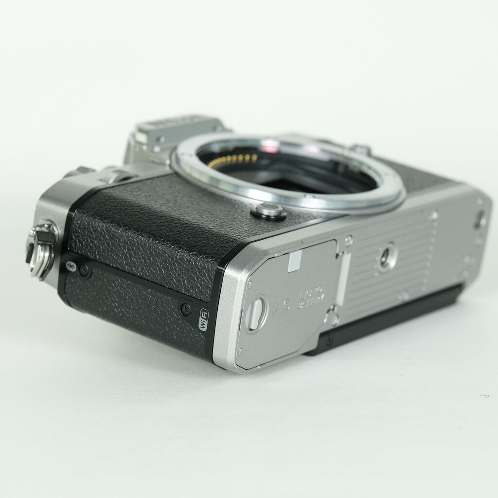 Nikon Z fcの出品 | ONE SCENE（ワンシーン）