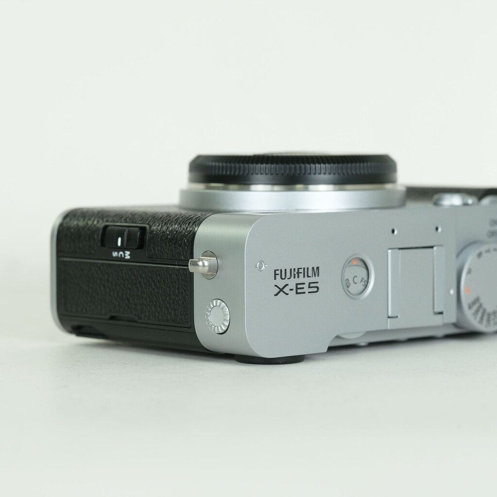 FUJIFILM X-E5