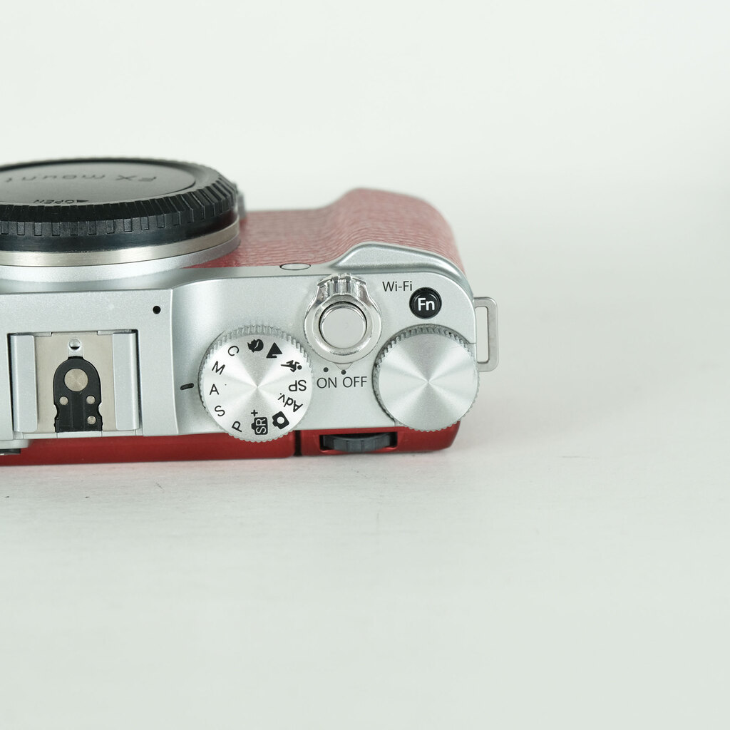 FUJIFILM X-A1 ボディ レッドの出品 | ONE SCENE（ワンシーン）