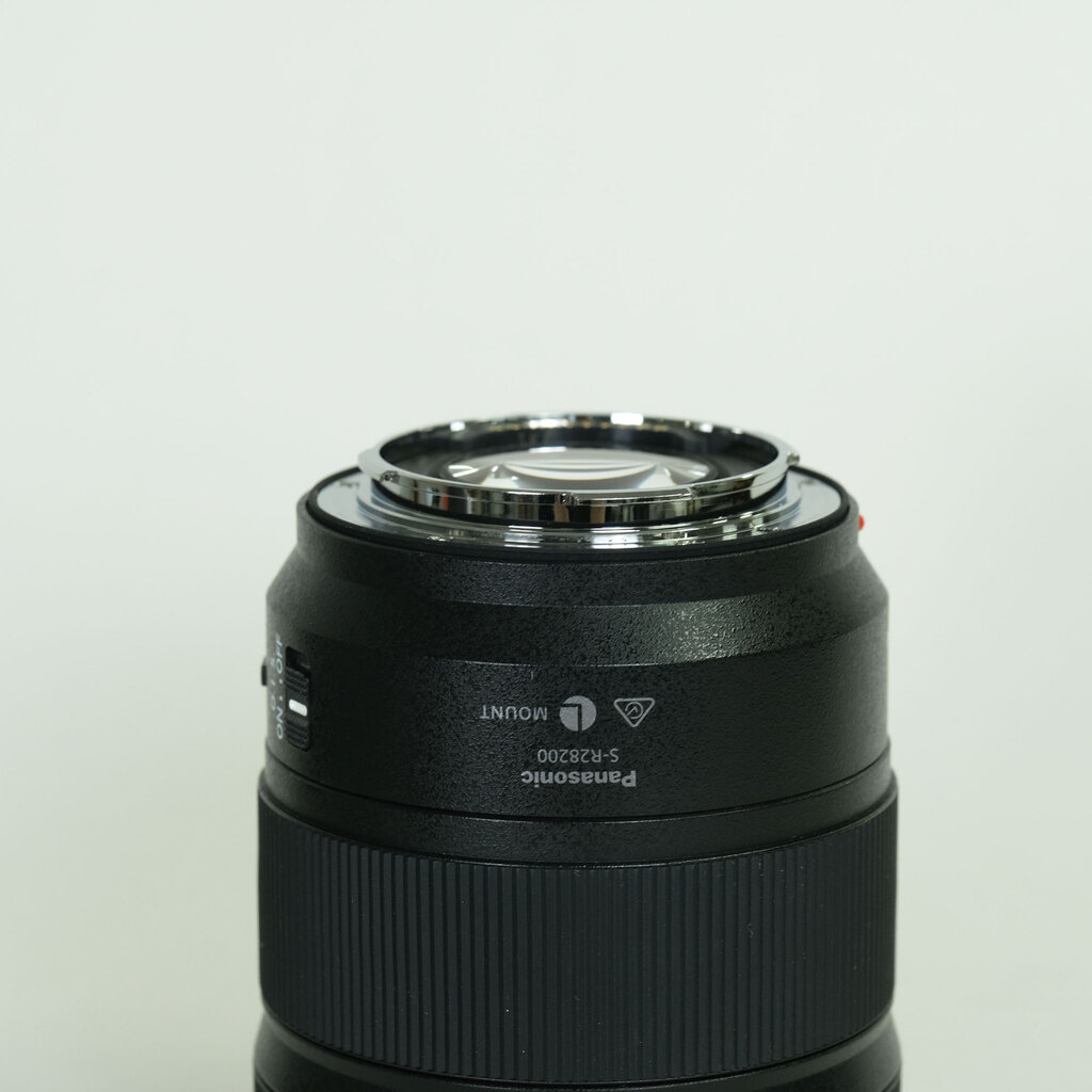 Panasonic LUMIX S 28-200mm F4-7.1 MACRO O.I.S.