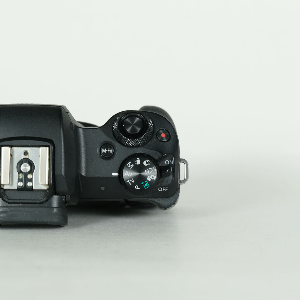 Canon EOS Kiss M2の出品 | ONE SCENE（ワンシーン）