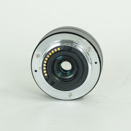 Panasonic LUMIX G VARIO 12-32mm / F3.5-5.6 ASPH. / MEGA O.I.S. Panasonic LUMIX G VARIO 12-32mm / F3.5-5.6 ASPH. / MEGA O.I.S.