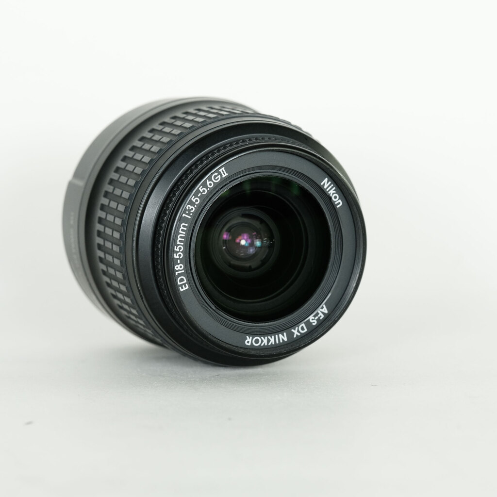Nikon AF-S DX NIKKOR 18-55mm f3.5-5.6G VR II