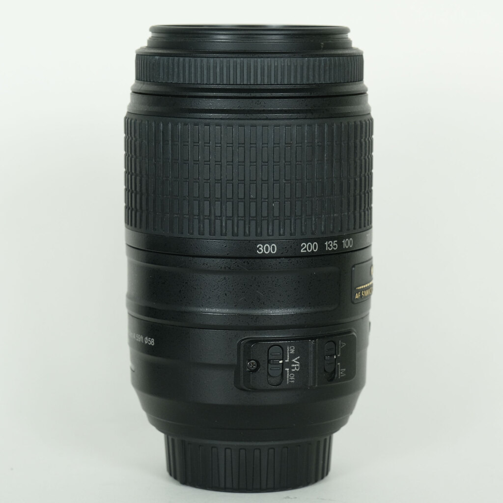 Nikon AF-S DX NIKKOR 55-300mm F4.5-5.6G ED VR Nikon AF-S DX NIKKOR 55-300mm F4.5-5.6G ED VR