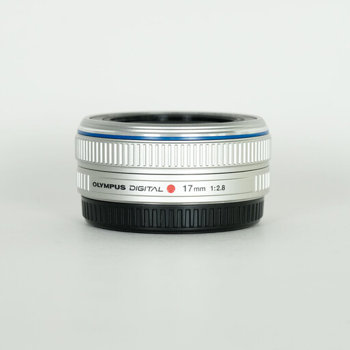 OLYMPUS M.ZUIKO DIGITAL 17mm F2.8 シルバー