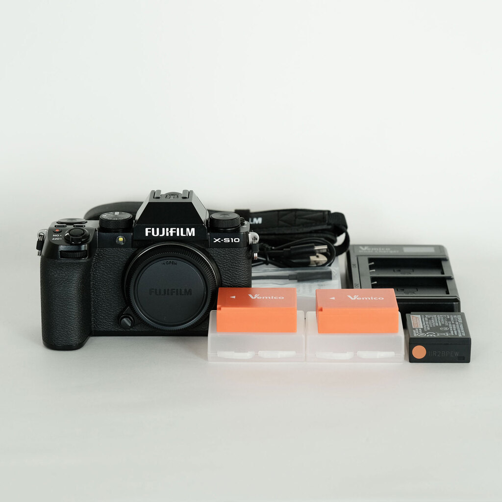 FUJIFILM X-S10
