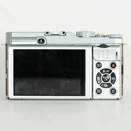 FUJIFILM X-A1 ボディ ブラウン