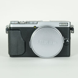 FUJIFILM X70 シルバー FUJIFILM X70 シルバー
