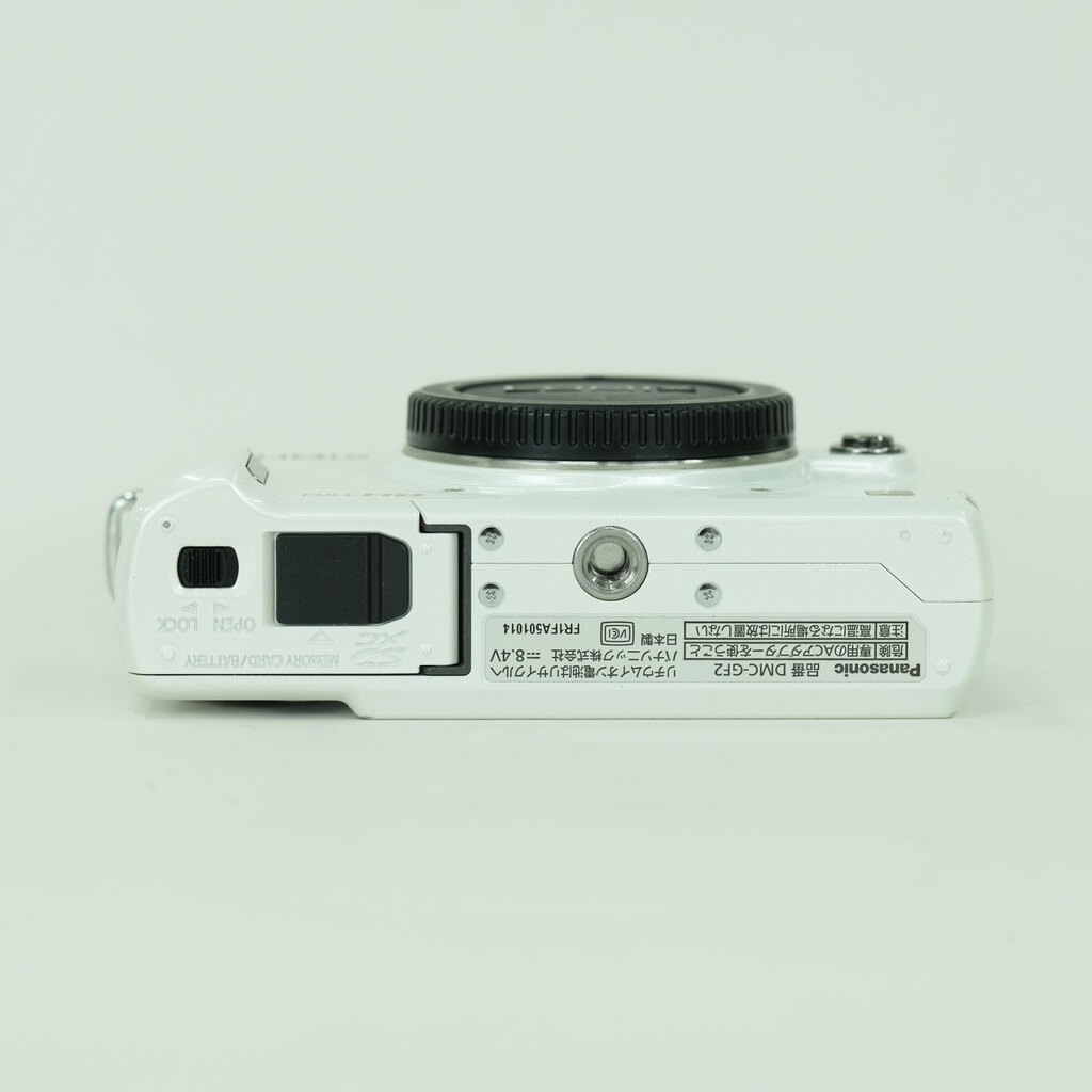 Panasonic LUMIX DMC-GF2-K ボディ ホワイト Panasonic LUMIX DMC-GF2-K ボディ ホワイト