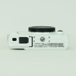 Panasonic LUMIX DMC-GF2-K ボディ ホワイト Panasonic LUMIX DMC-GF2-K ボディ ホワイト