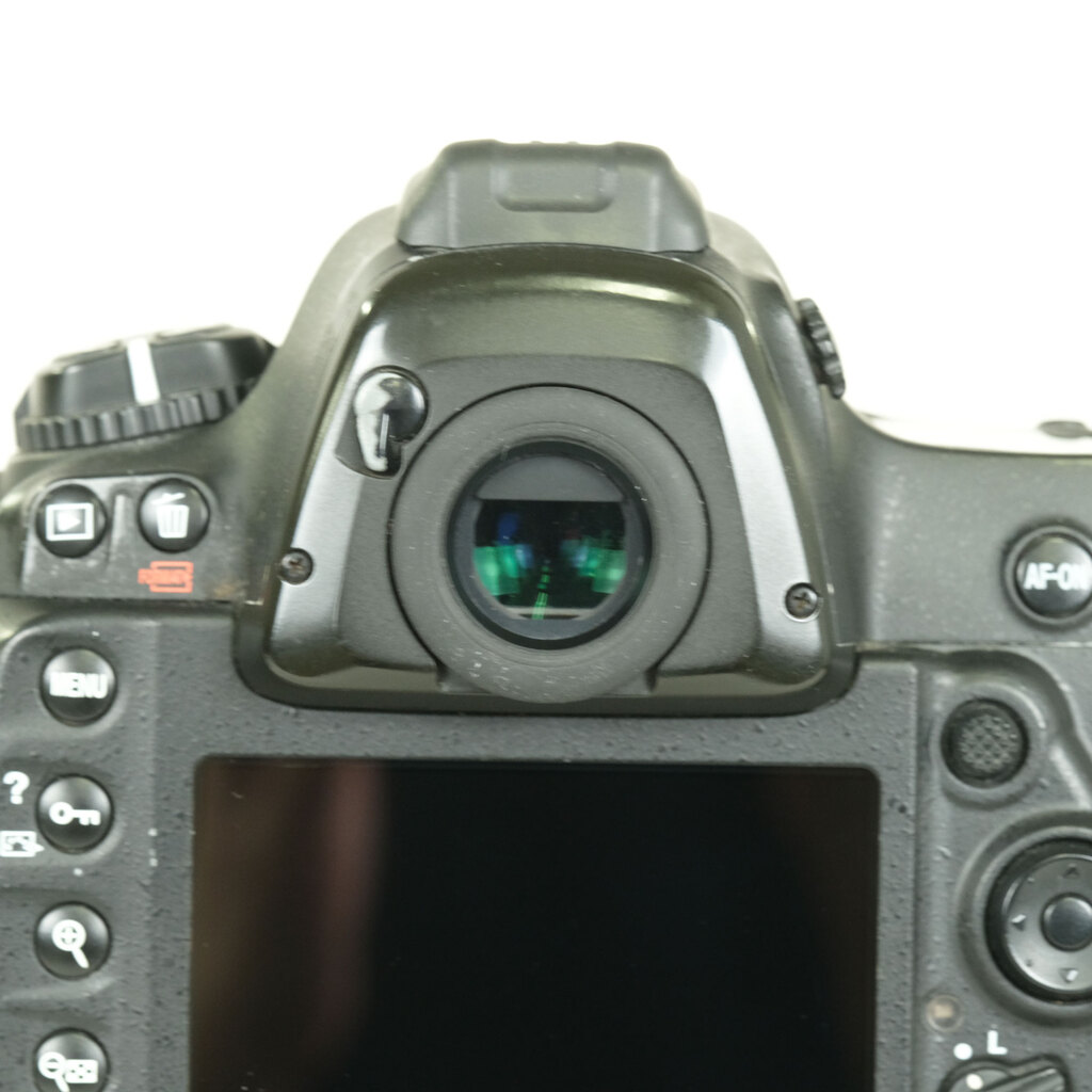 Nikon D4Sの出品 | ONE SCENE（ワンシーン）