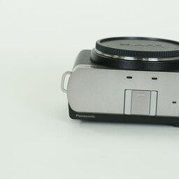 Panasonic LUMIX DC-S9 Panasonic LUMIX DC-S9