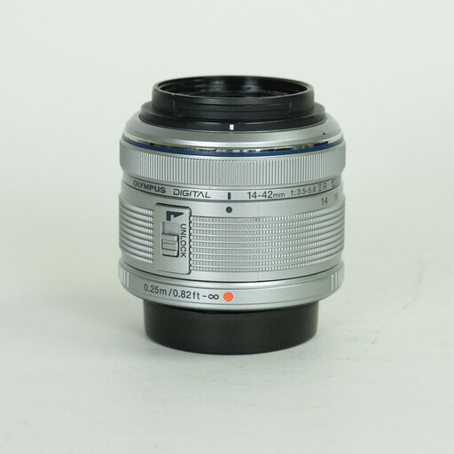 OLYMPUS M.ZUIKO DIGITAL 14-42mm F3.5-5.6IIR シルバー