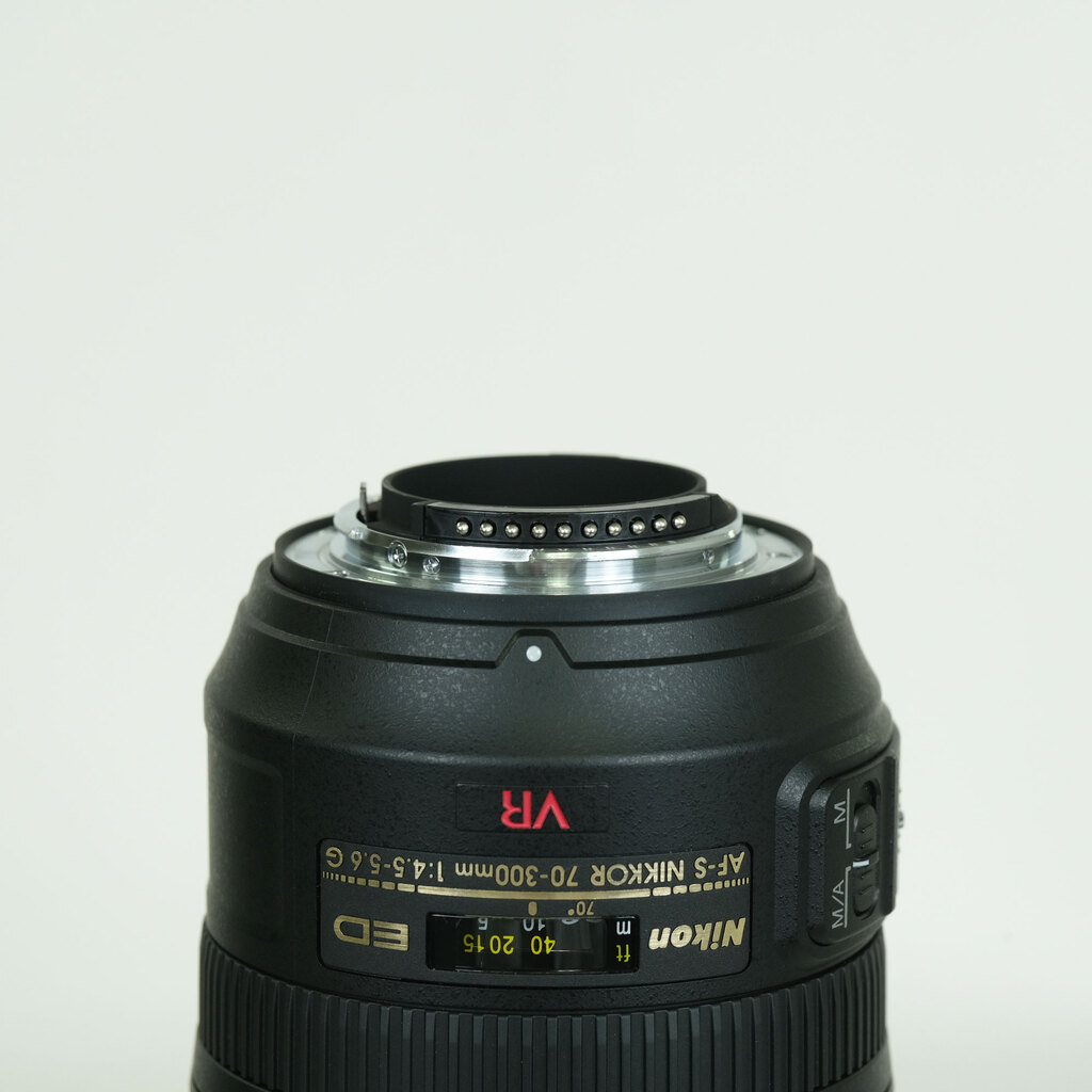 Nikon AF-S VR Zoom-Nikkor 70-300mm F4.5-5.6G IF-ED Nikon AF-S VR Zoom-Nikkor 70-300mm F4.5-5.6G IF-ED