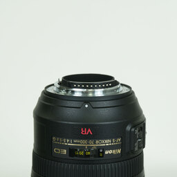 Nikon AF-S VR Zoom-Nikkor 70-300mm F4.5-5.6G IF-ED Nikon AF-S VR Zoom-Nikkor 70-300mm F4.5-5.6G IF-ED