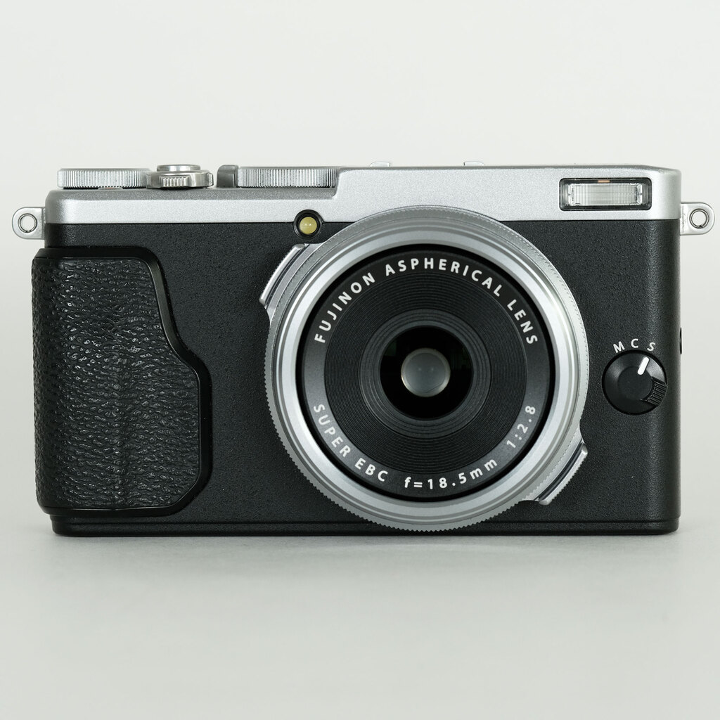 FUJIFILM X70 シルバー