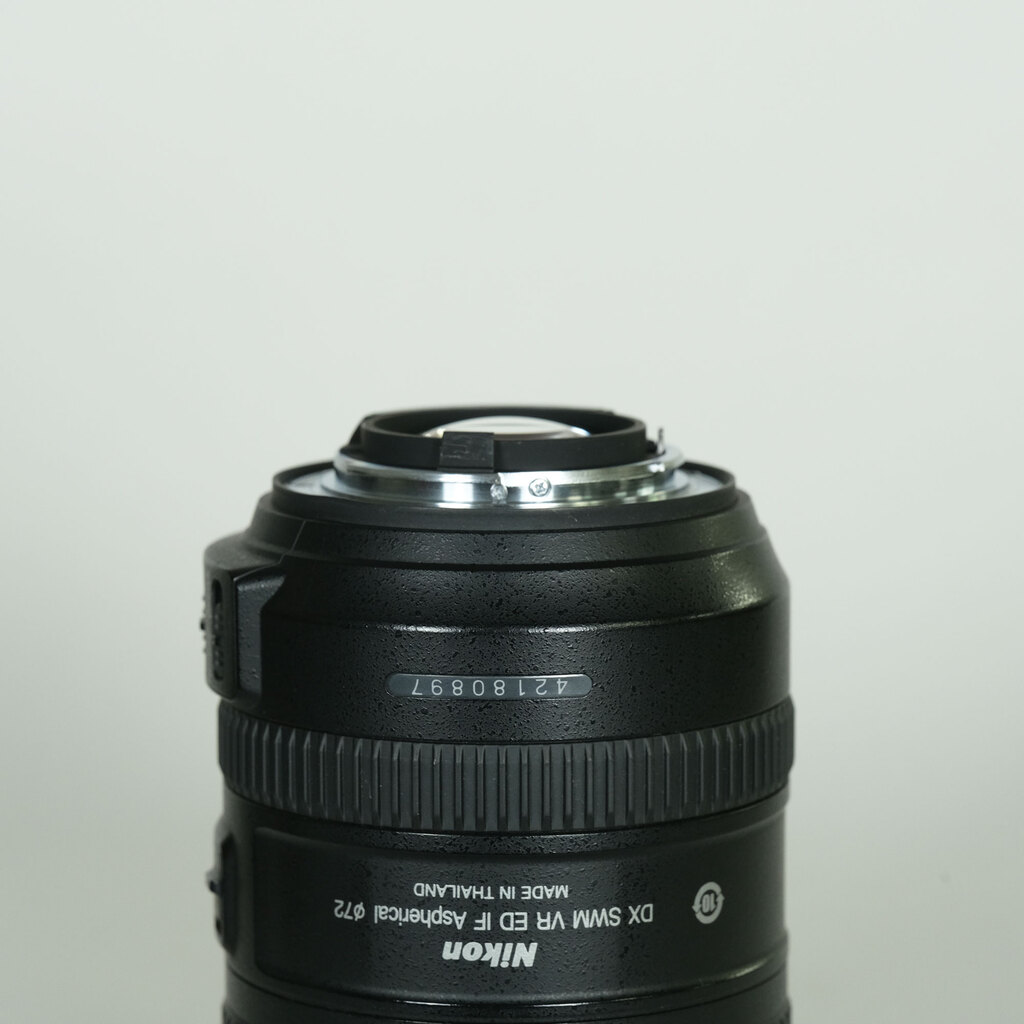 Nikon AF-S DX NIKKOR 18-200mm F3.5-5.6G ED VR II Nikon AF-S DX NIKKOR 18-200mm F3.5-5.6G ED VR II