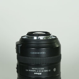 Nikon AF-S DX NIKKOR 18-200mm F3.5-5.6G ED VR II Nikon AF-S DX NIKKOR 18-200mm F3.5-5.6G ED VR II