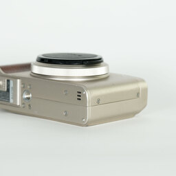 FUJIFILM XF10 シャンパンゴールド