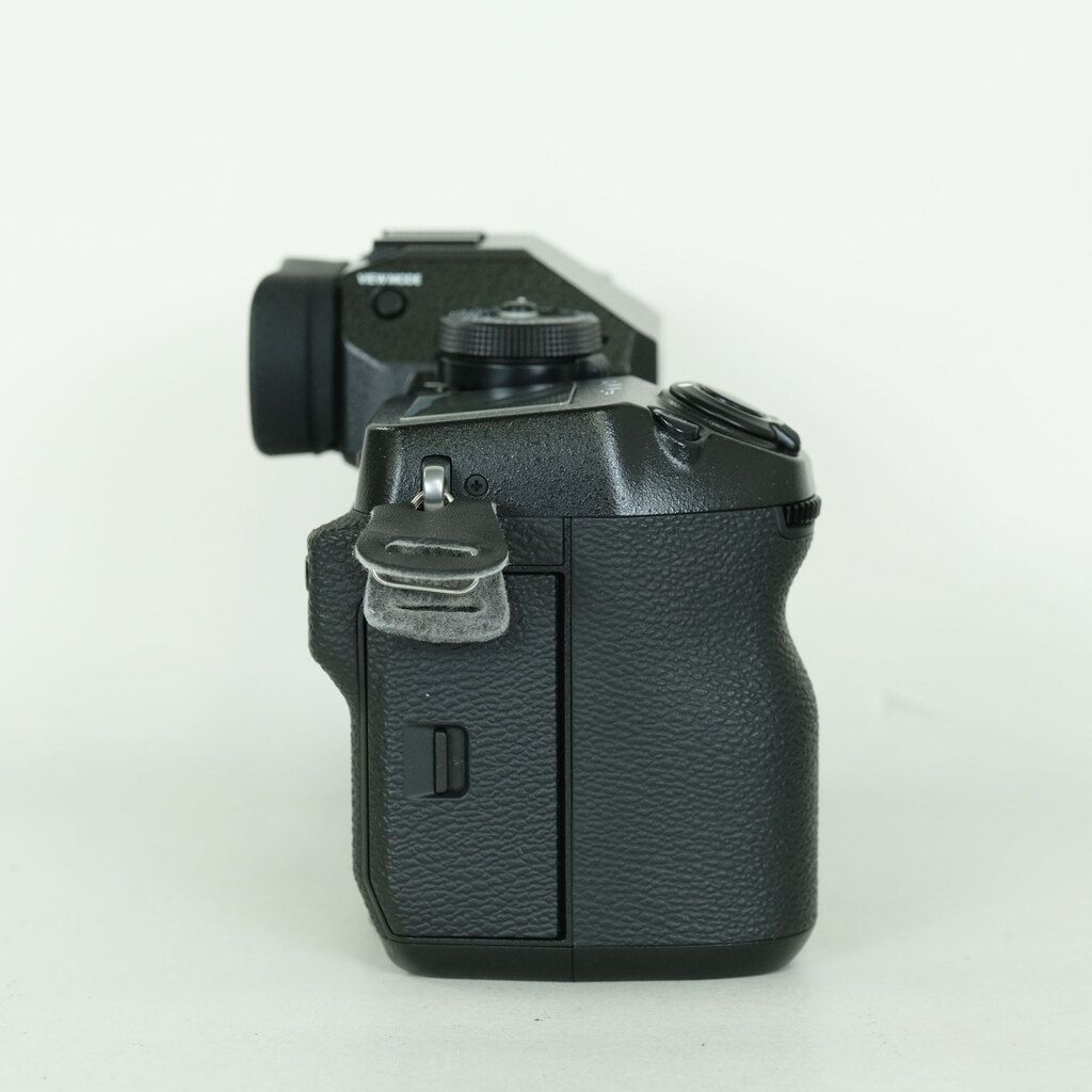 FUJIFILM X-H1 FUJIFILM X-H1