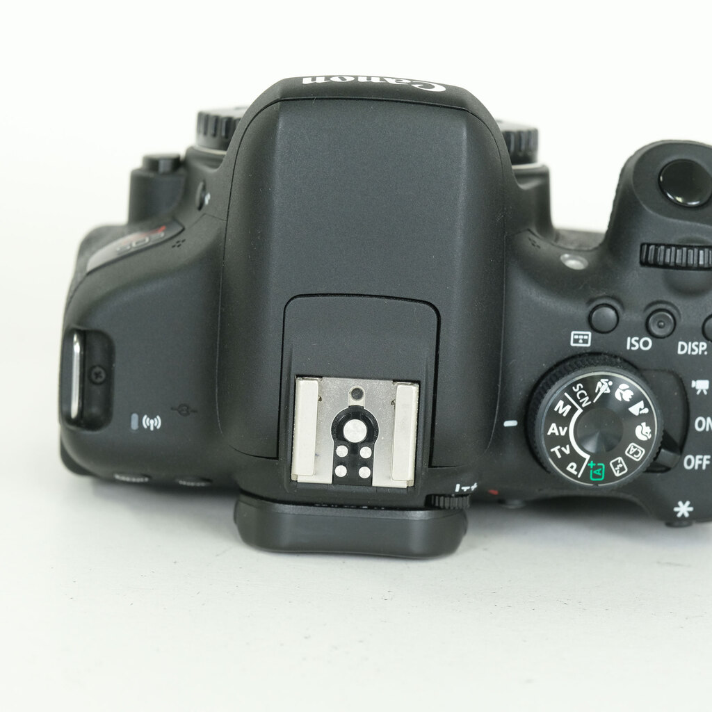 Canon EOS Kiss X8i