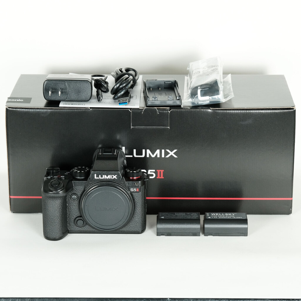 Panasonic LUMIX S5II DC-S5M2