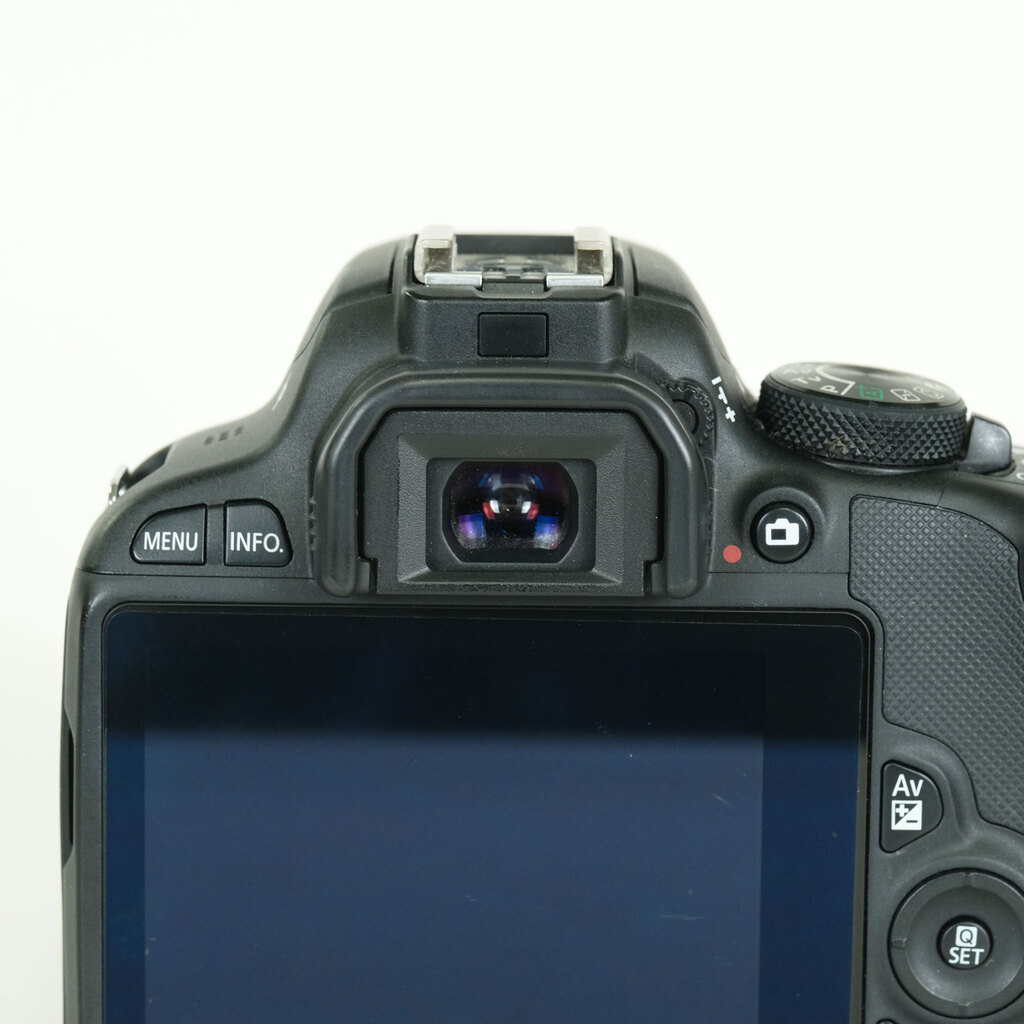 Canon EOS Kiss X7