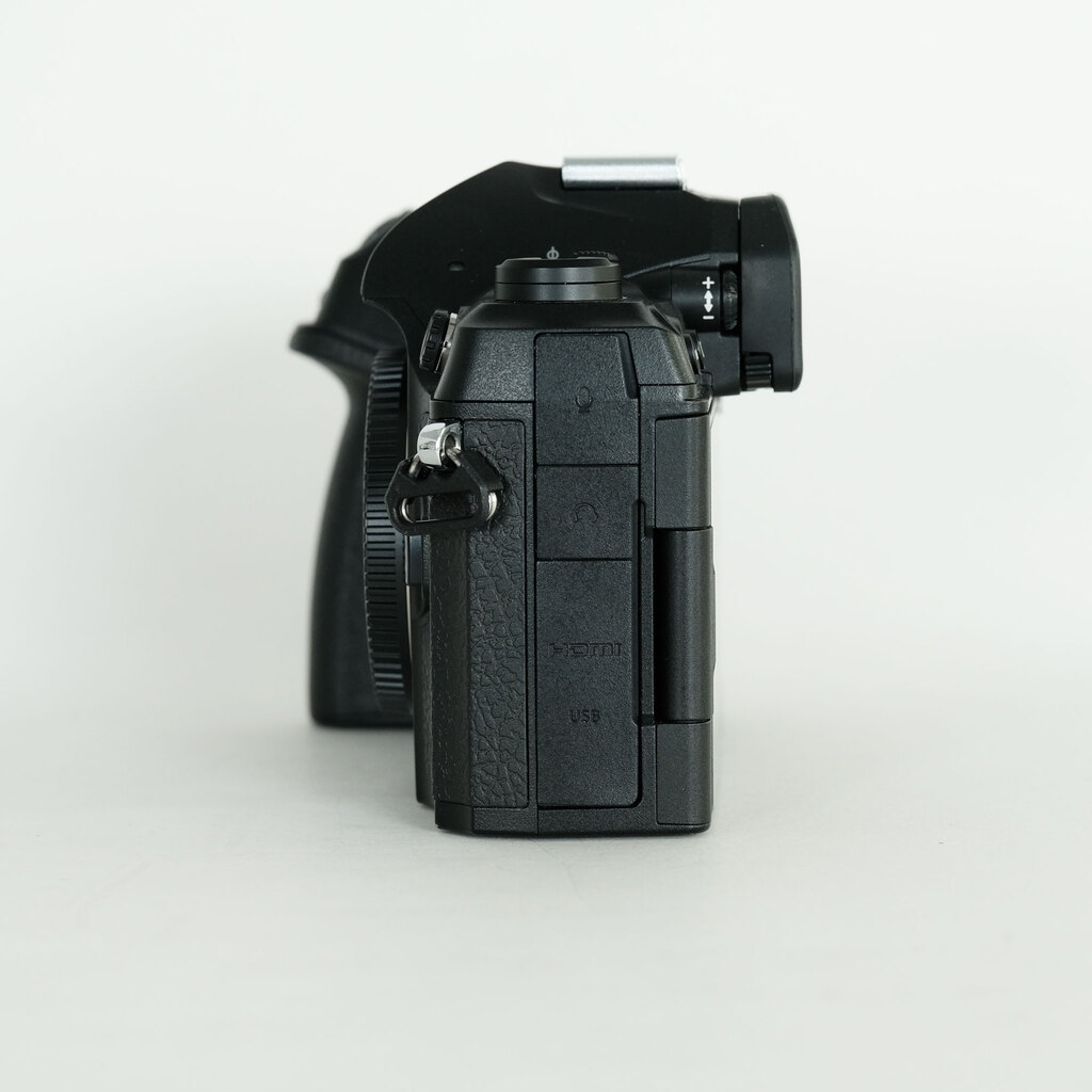 OM SYSTEM OM-1 OM SYSTEM OM-1