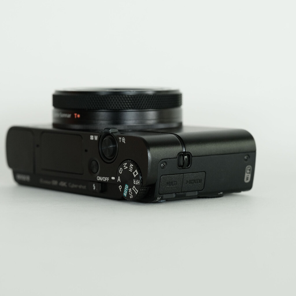 SONY Cyber-shot DSC-RX100M6