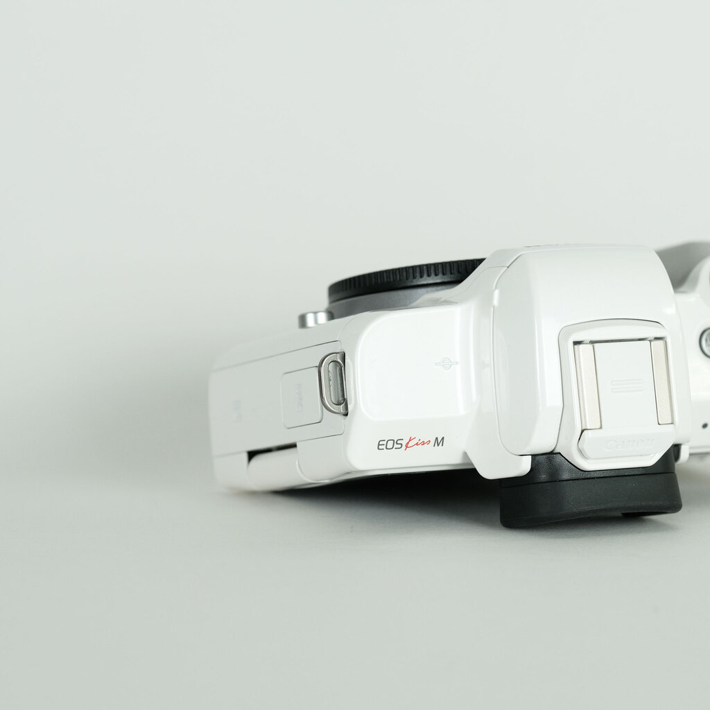 Canon EOS Kiss M