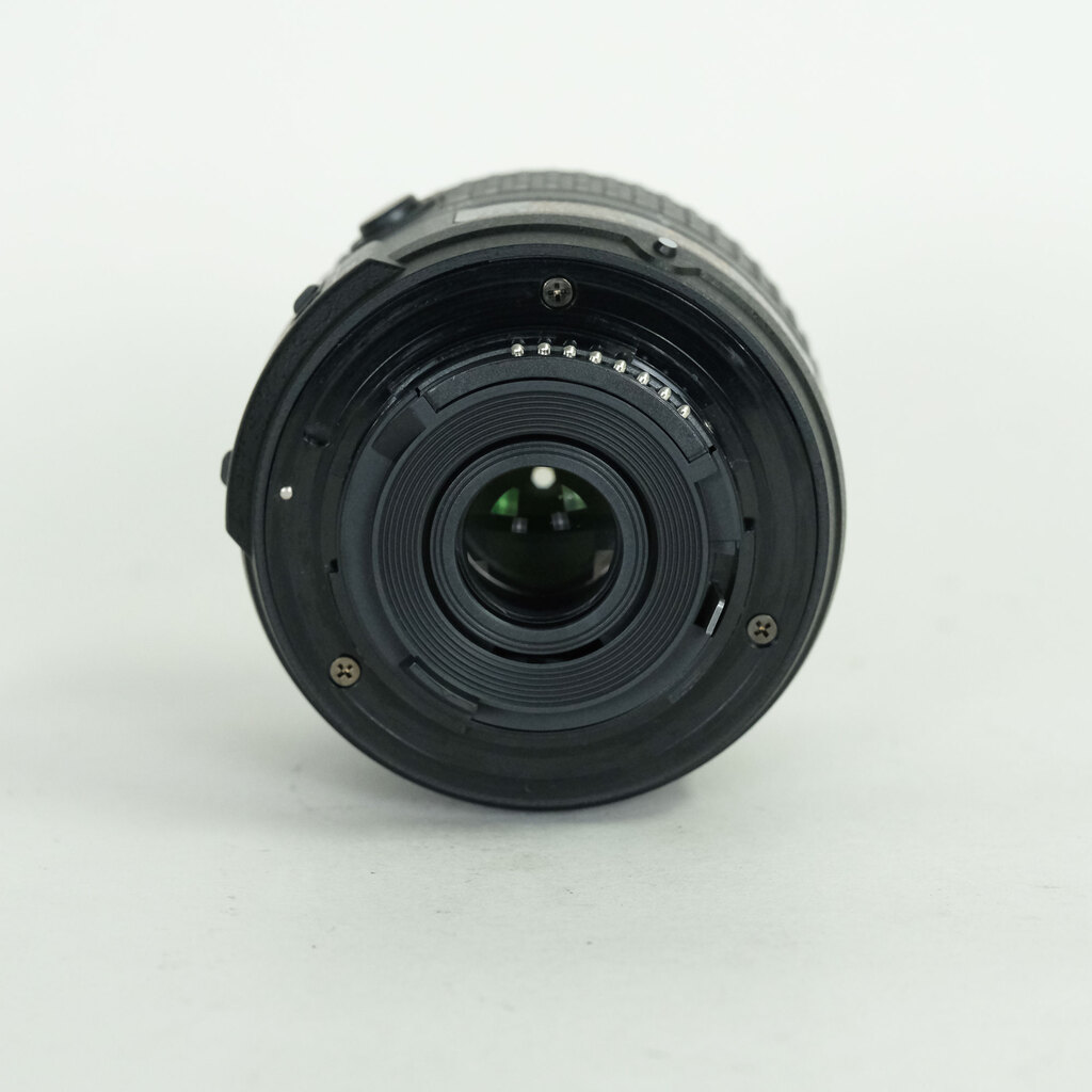 Nikon AF-S DX NIKKOR 18-55mm f3.5-5.6G VR II Nikon AF-S DX NIKKOR 18-55mm f3.5-5.6G VR II