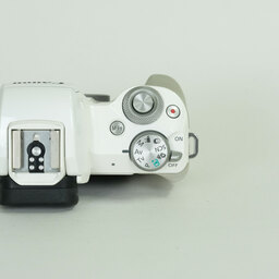 Canon EOS Kiss M Canon EOS Kiss M