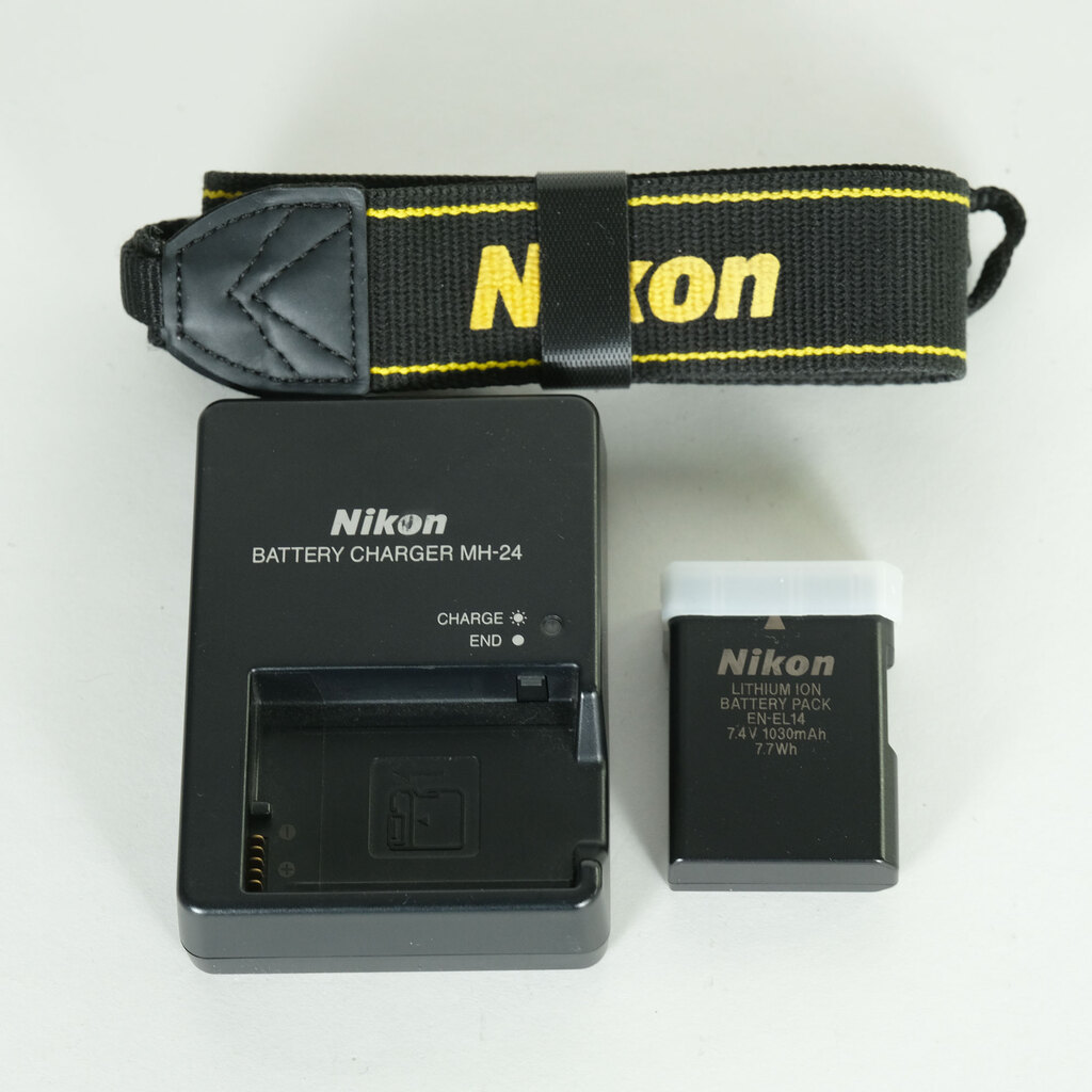 Nikon D3100 ボディ