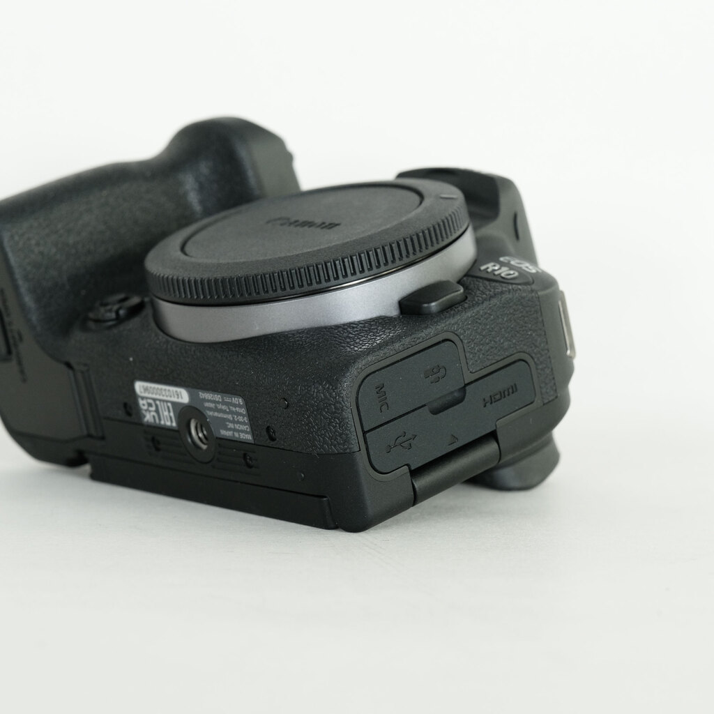 Canon EOS R10