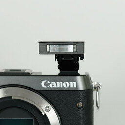 Canon EOS M6