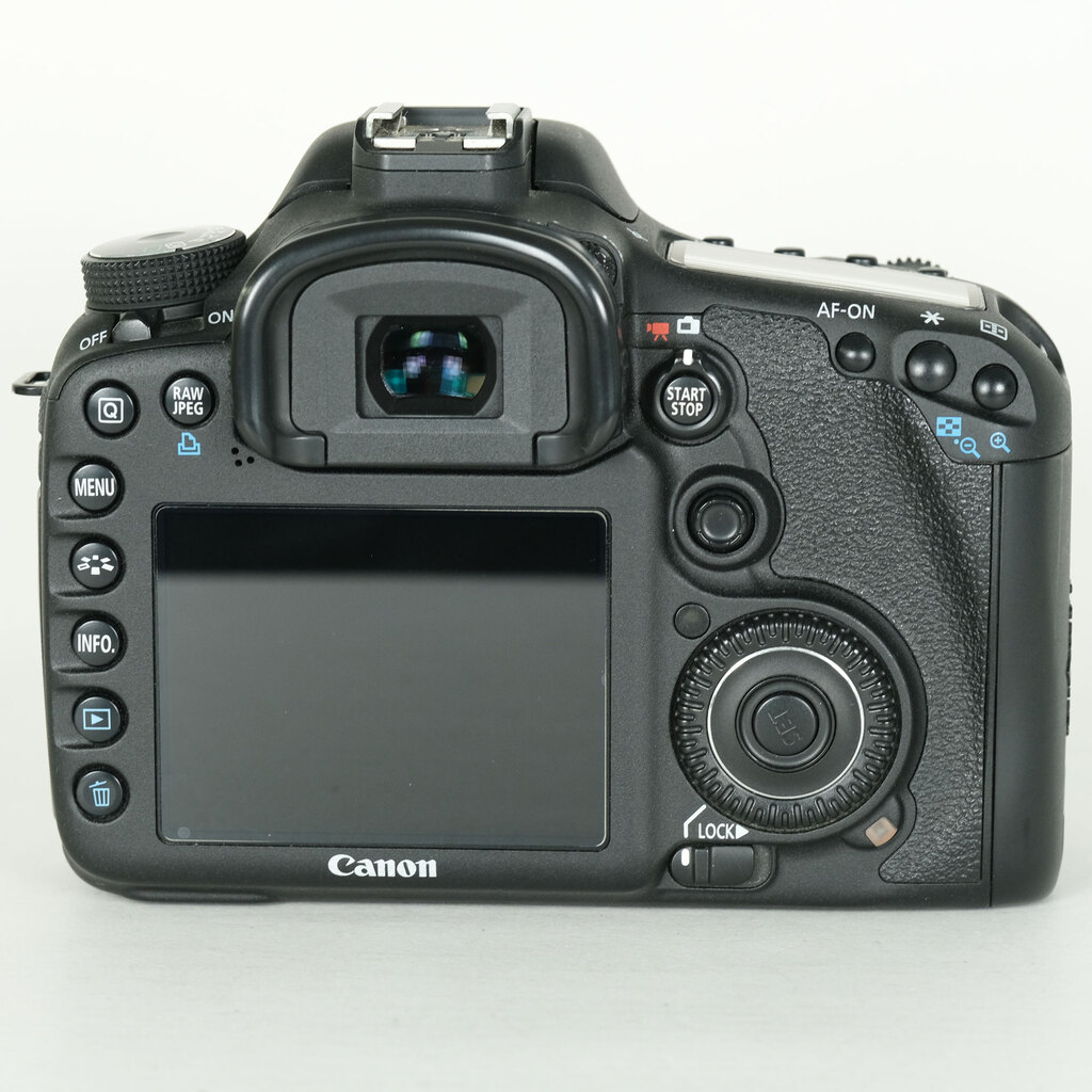 Canon EOS7D �{�f�B