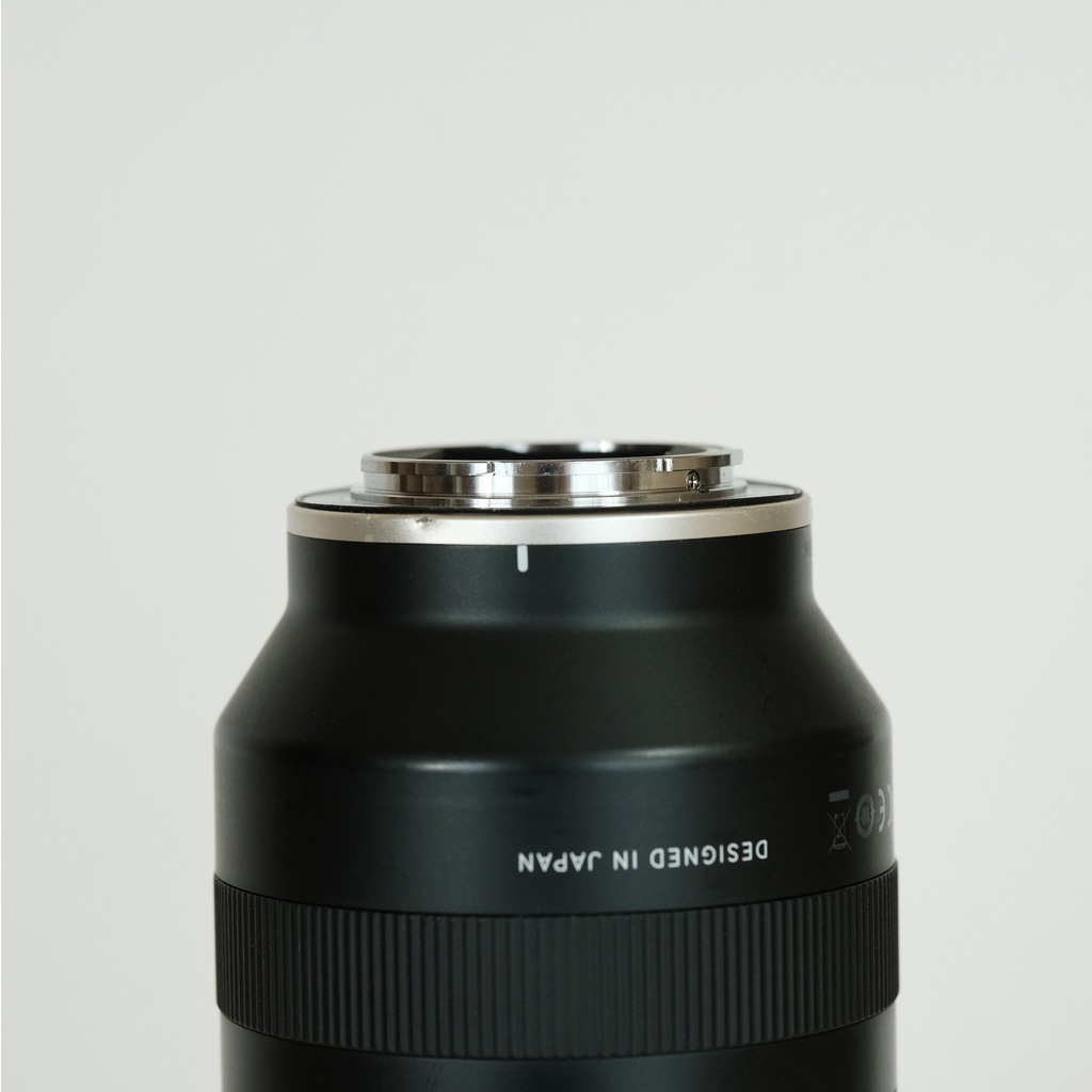 TAMRON 70-180mm F/2.8 Di III VXD (Model A056) [ ソニーE用 ]の出品