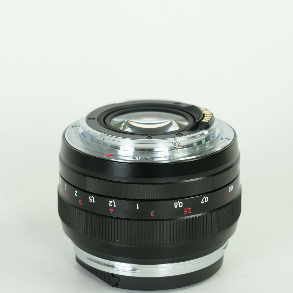 Carl Zeiss Planar T* 50mm F1.4 ZE [キヤノンEF用]