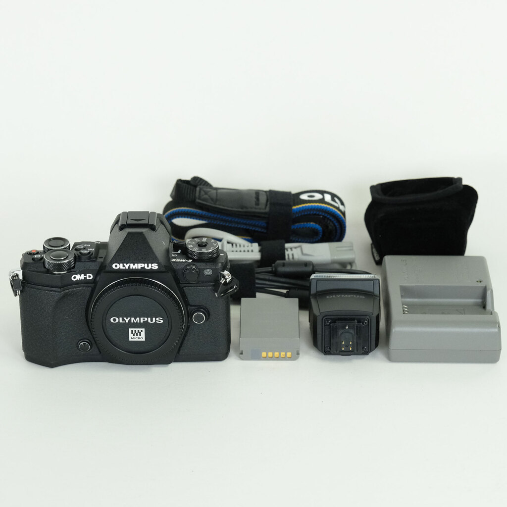 OLYMPUS OM-D E-M5 Mark II