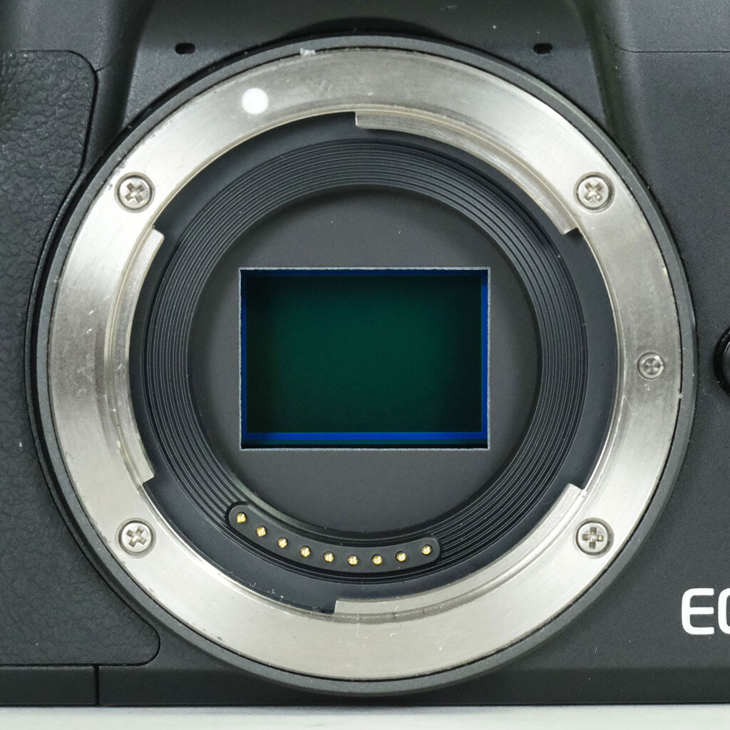 Canon EOS Kiss M Canon EOS Kiss M