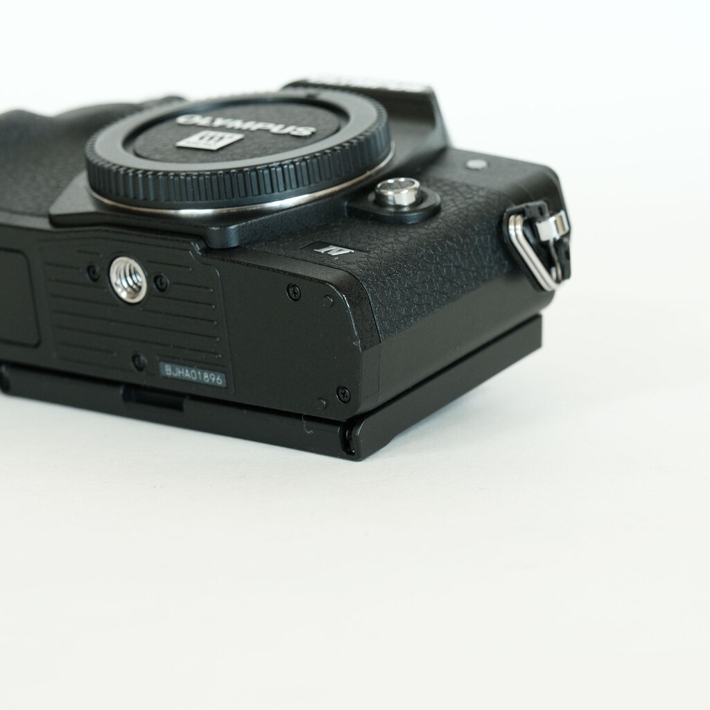 OLYMPUS OM-D E-M10 Mark IVの出品 | ONE SCENE（ワンシーン）