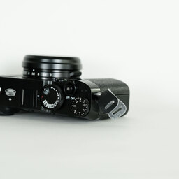 FUJIFILM X100V ブラック