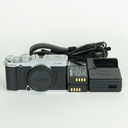 FUJIFILM X-A2 ボディ シルバー