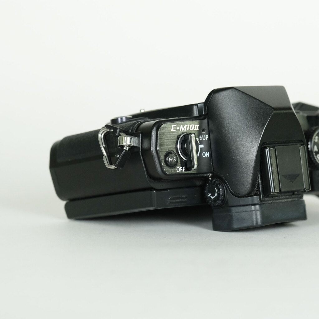 OLYMPUS OM-D E-M10 Mark II