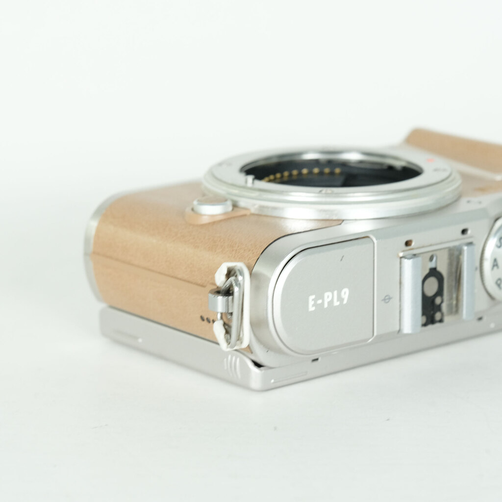 OLYMPUS PEN E-PL9
